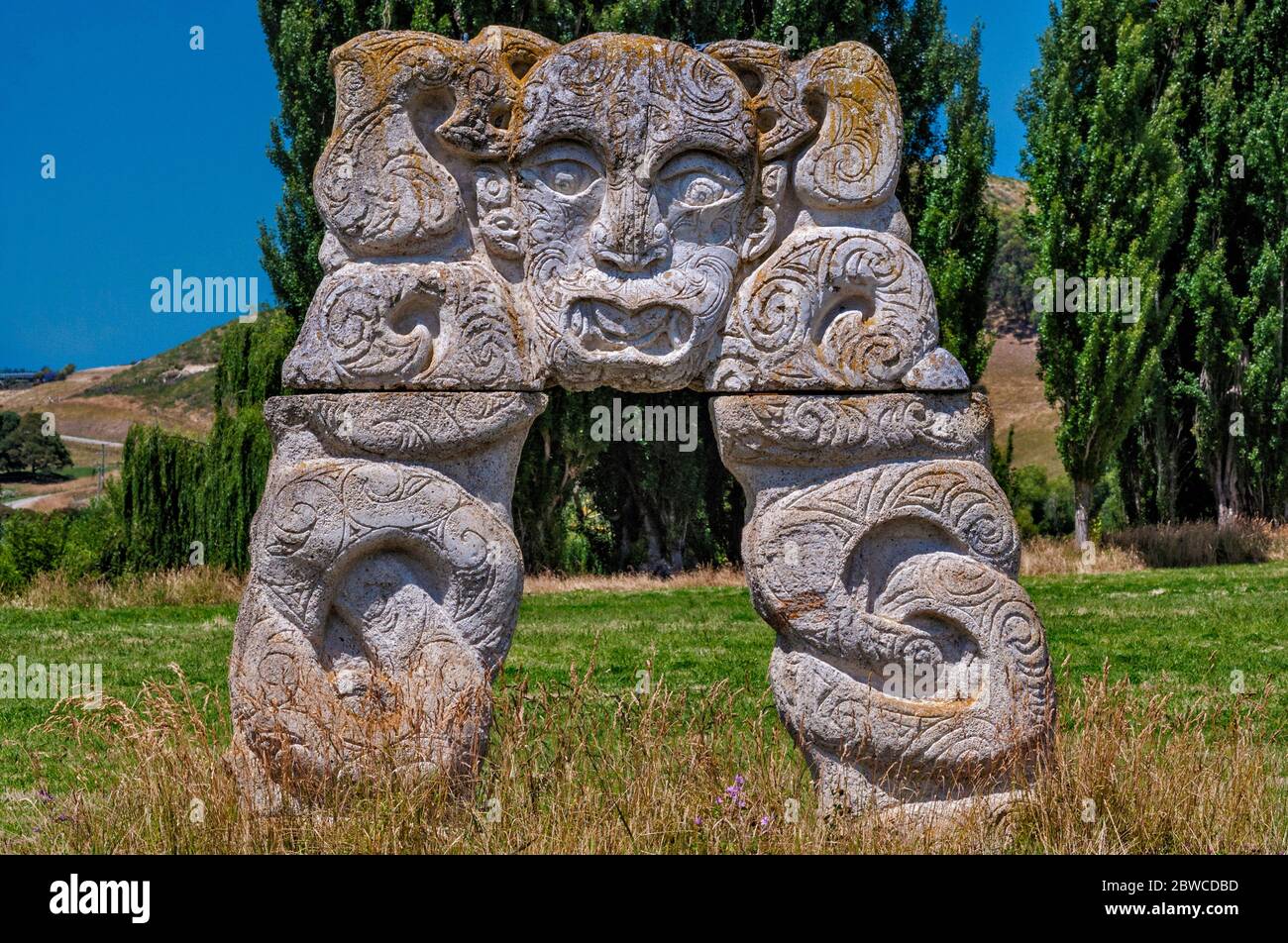 Sculpture d'inspiration maorie sur la route Taihape, près du village de Fernhill, région de Hawke's Bay, Île du Nord, Nouvelle-Zélande Banque D'Images