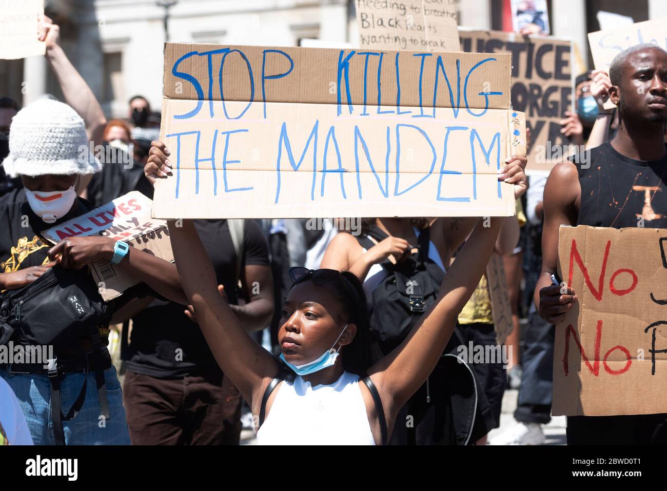 31 mai 2020. Londres, Royaume-Uni. Les partisans du groupe Black Lives comptent organiser une manifestation à genoux à Trafalgar Square pour l'américain George Floyd W. Banque D'Images