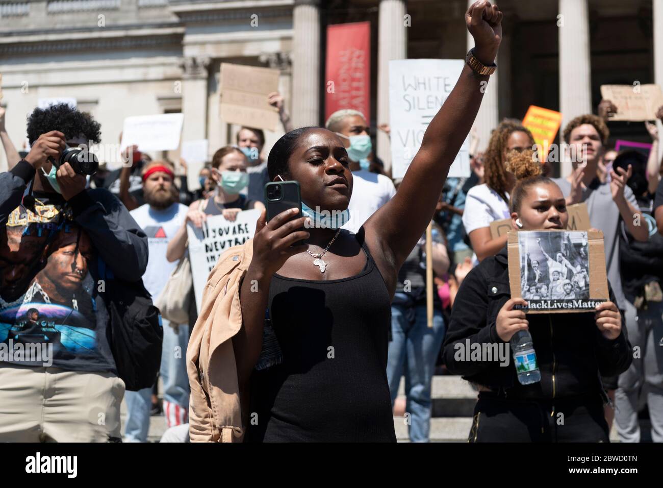 31 mai 2020. Londres, Royaume-Uni. Les partisans du groupe Black Lives comptent organiser une manifestation à genoux à Trafalgar Square pour l'américain George Floyd W. Banque D'Images