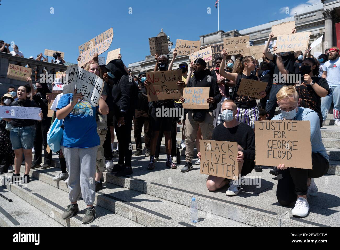 31 mai 2020. Londres, Royaume-Uni. Les partisans du groupe Black Lives comptent organiser une manifestation à genoux à Trafalgar Square pour l'américain George Floyd W. Banque D'Images