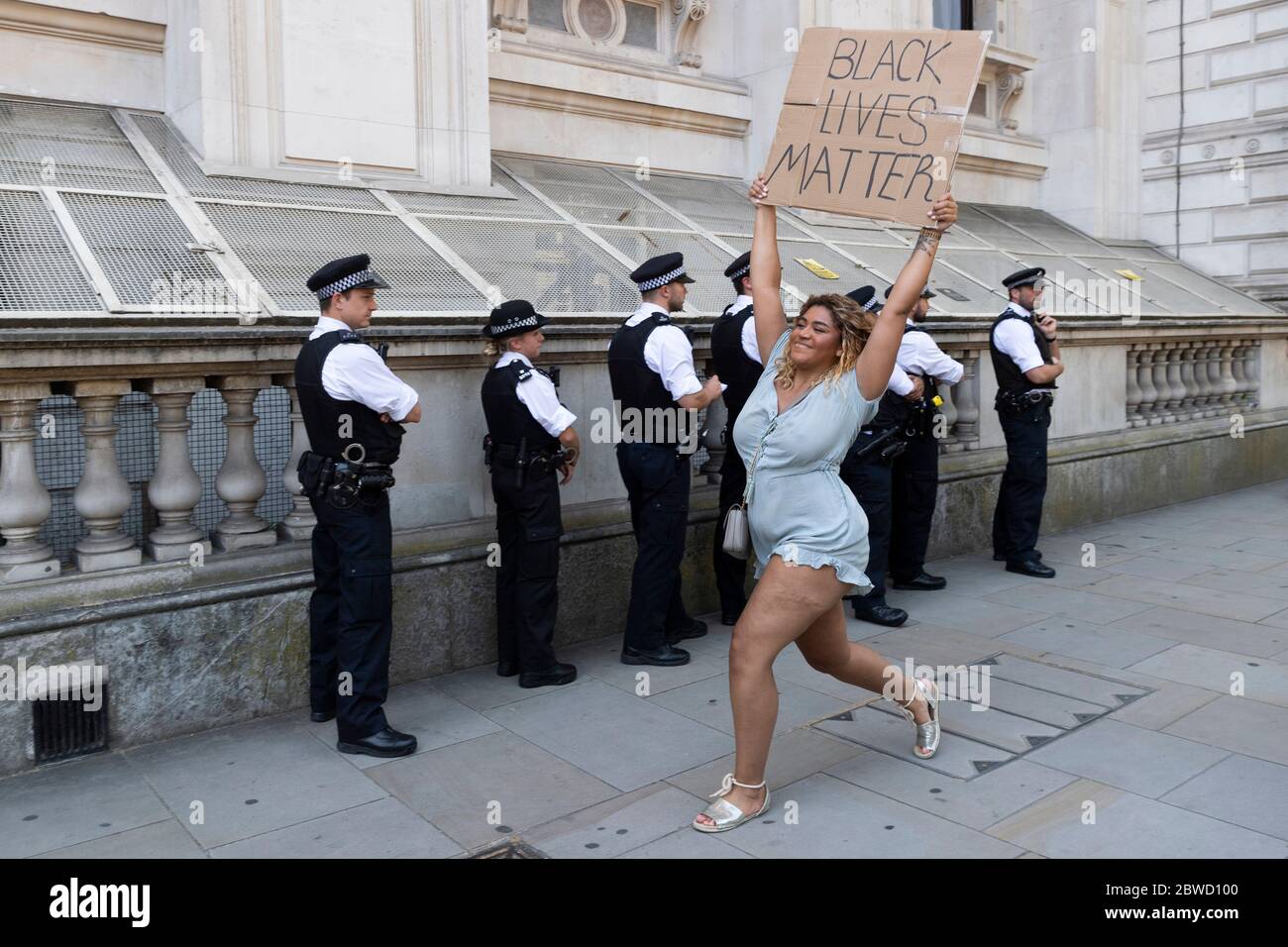 Black Lives Matter Stage s'agenouiller pour George Floyd, Londres, Royaume-Uni - 31 mai 2020 Banque D'Images