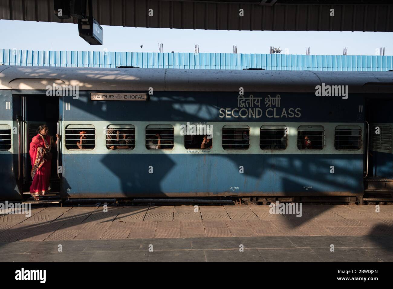 Train de deuxième classe. Chemins de fer indiens. Voyage en train. Inde. Banque D'Images