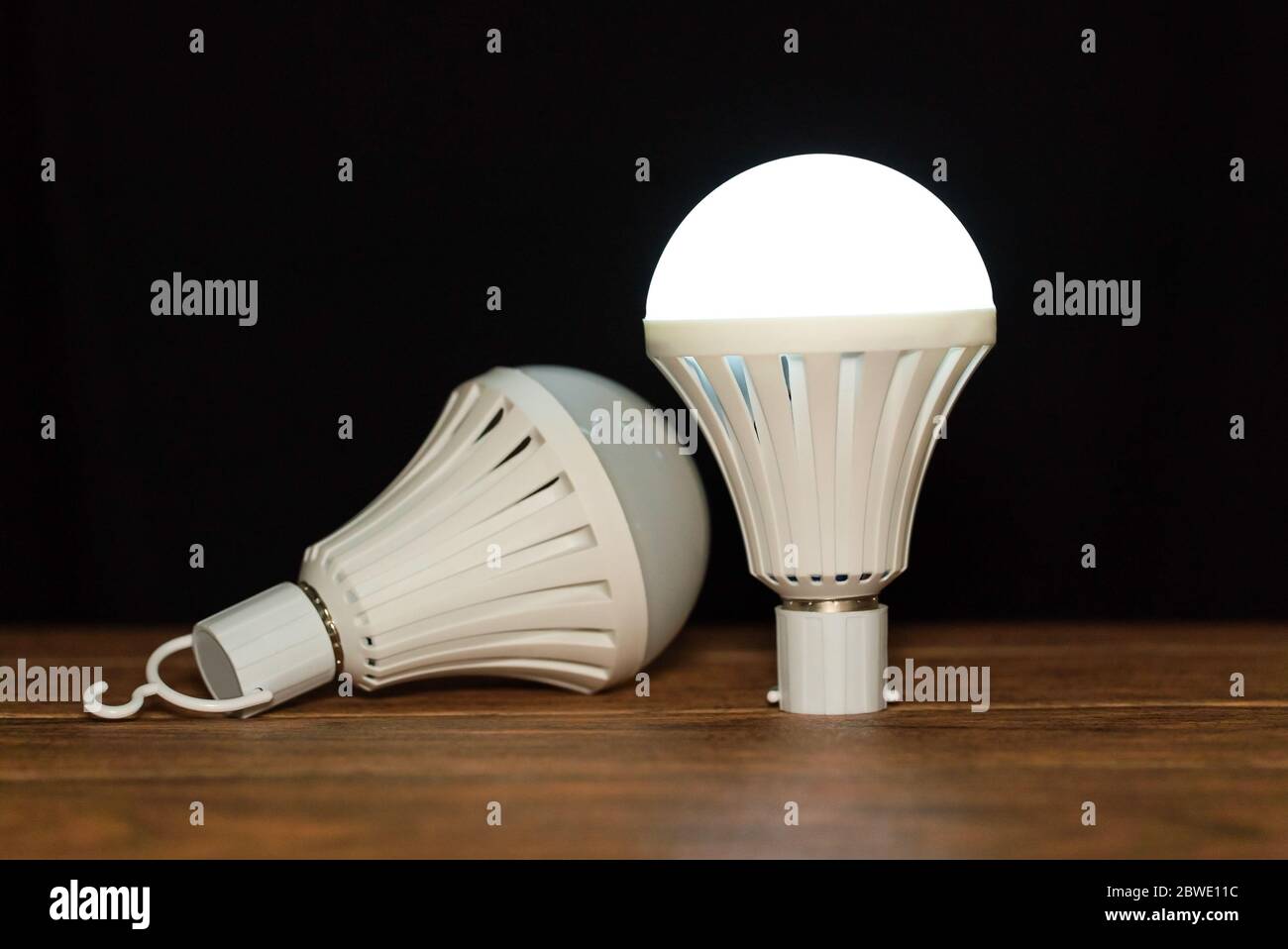 Facturable LED Lampes de projecteur E27 Lampe LED rechargeable - Chine  Ampoule de LED rechargeable rechargeable de 9 Watt, Ampoule de LED 12 Watt