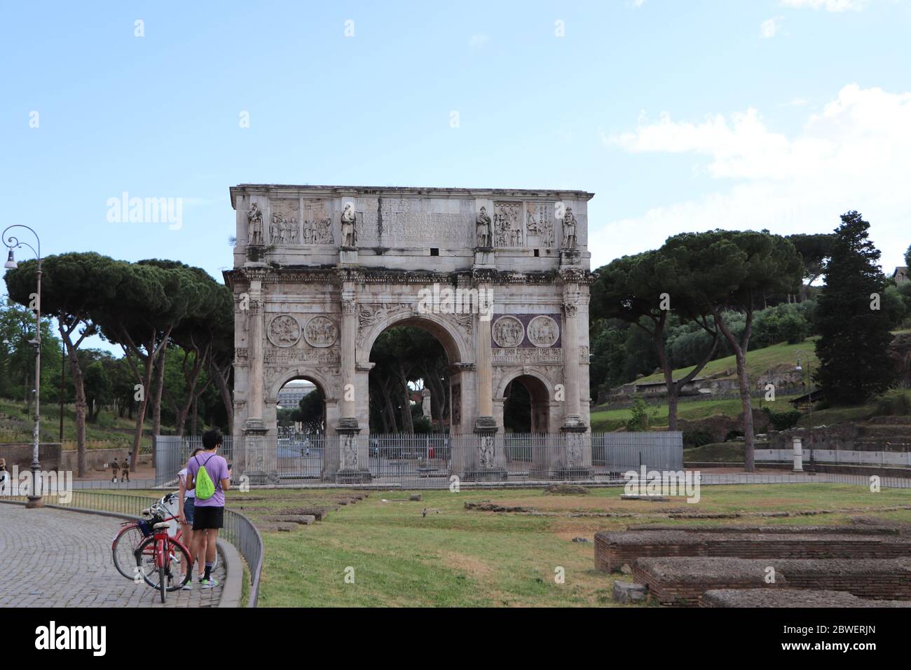 arche romaine pr s du colis e Photo Stock Alamy