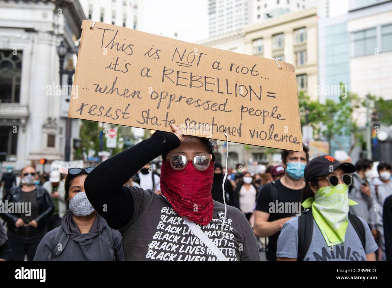 San Francisco, Californie 31 mai 2020. Les manifestants marchaient vers l'hôtel de ville de San Francisco, Californie, le 31 mai 2020, lors de la manifestation après la mort de George Floyd. Crédit : Chris Tuite/espace d'image/Punch média/Alamy Live News Banque D'Images