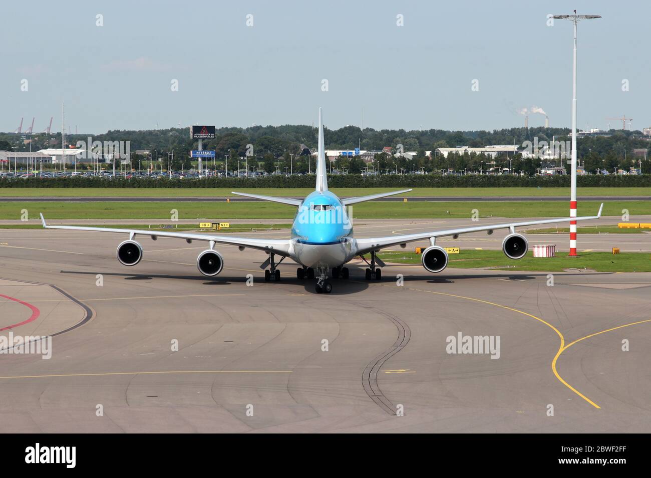 KLM Boeing 747-400 avec enregistrement pH-BFK au sol à l'aéroport d'Amsterdam Schiphol. Banque D'Images