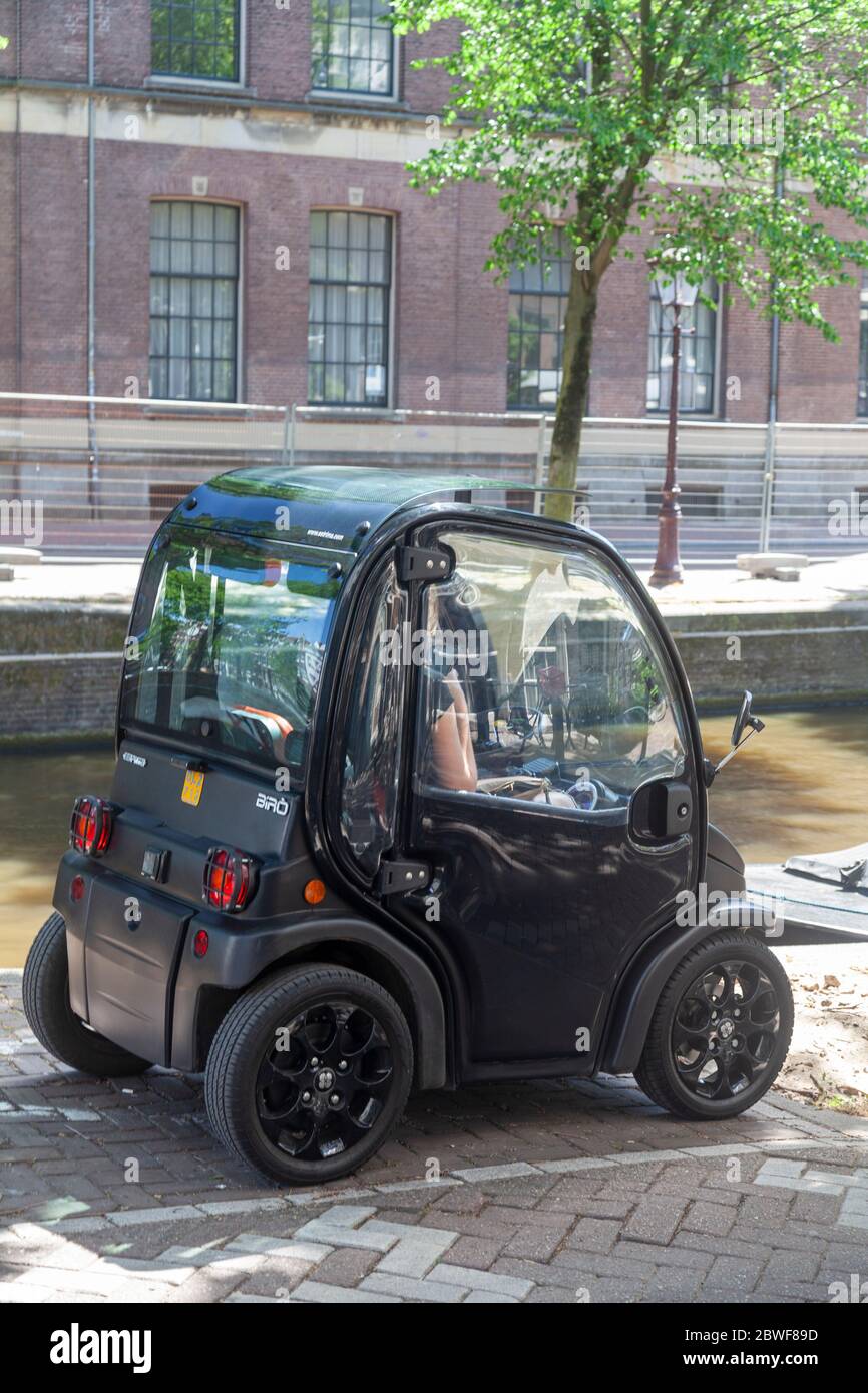 Petite voiture électrique, Amsterdam, pays-Bas Photo Stock - Alamy