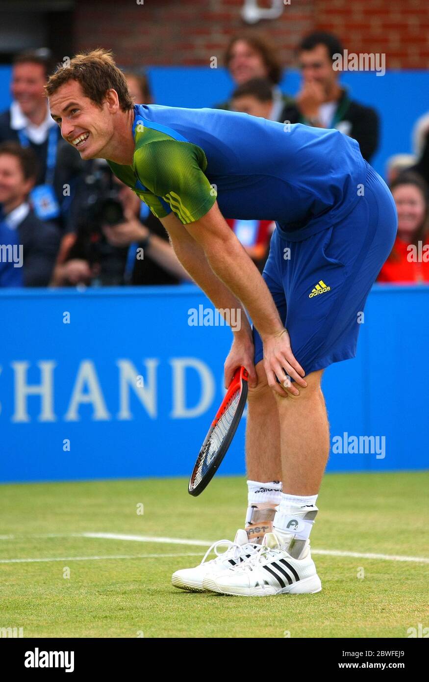 16 juin 2013 Andy Murray assister à un match d'exposition pour l'association Rally for cancer aux championnats Aegon, Queens Club, Londres. Crédit : Headlinephoto +44 (0)7794 378575 www.headlinephoto.co.uk photos@headlinephoto.co.uk Banque D'Images