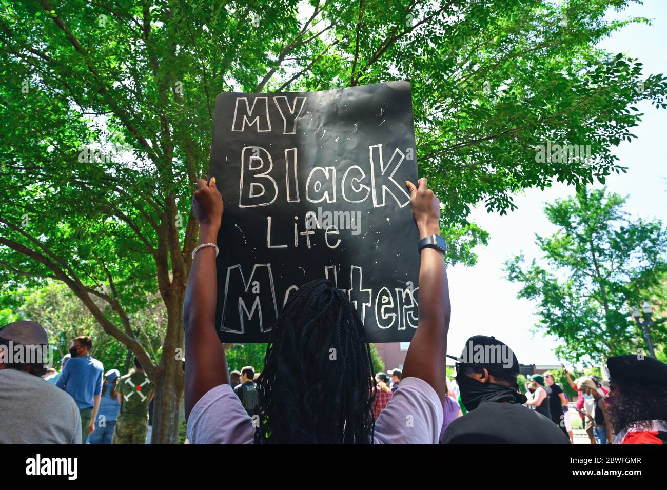 Murfreesboro, Tennessee, États-Unis. 31 mai 2020. « Ma vie noire est importante », lit le signe d'un manifestant à une veillée pour George Floyd, qui a été tué en garde à vue à Minneapolis. Crédit : Cat Curtis Murphy/Alay Live News Banque D'Images