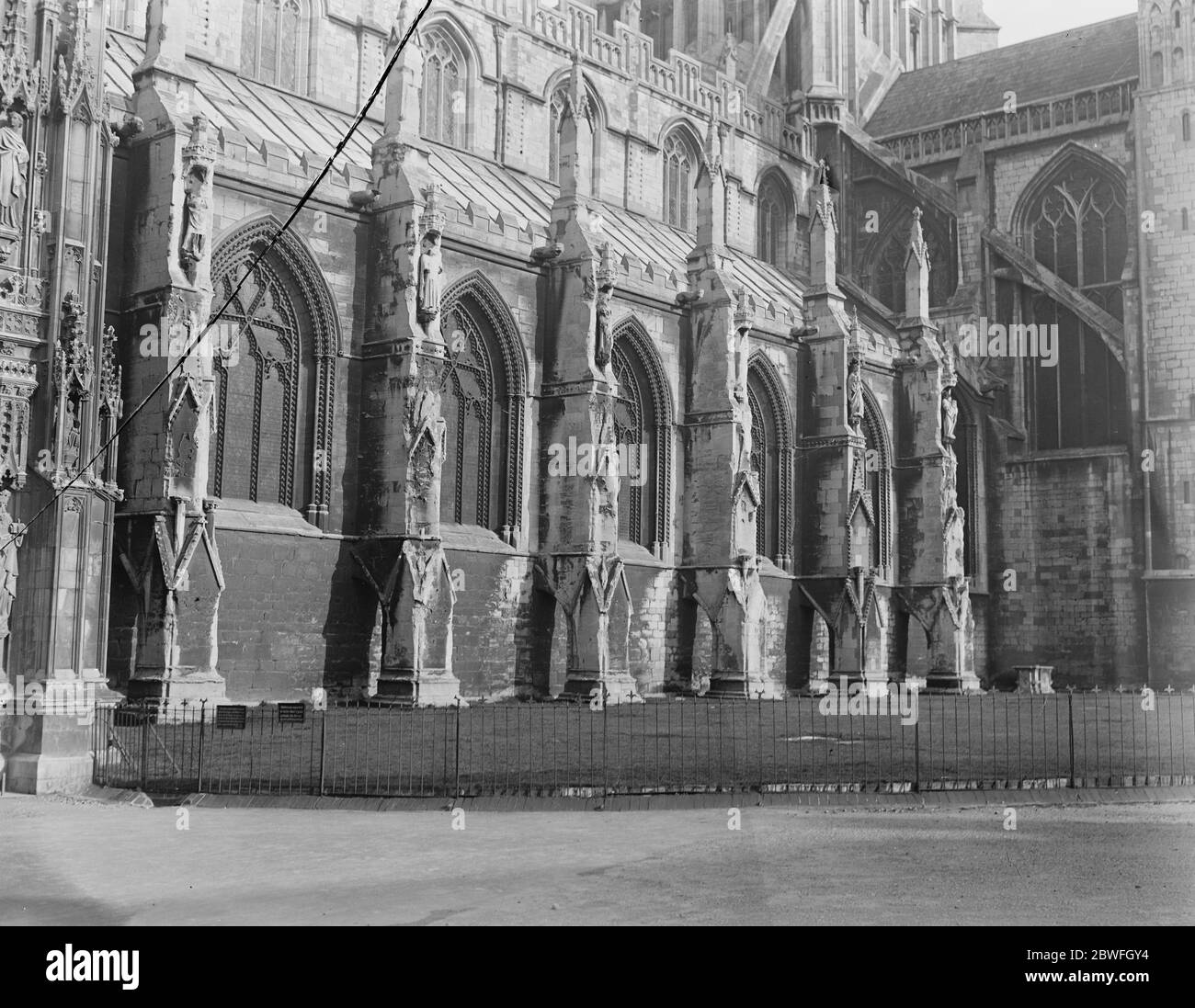 Cathédrale de Gloucester . Face sud-ouest . 6 avril 1920 Banque D'Images