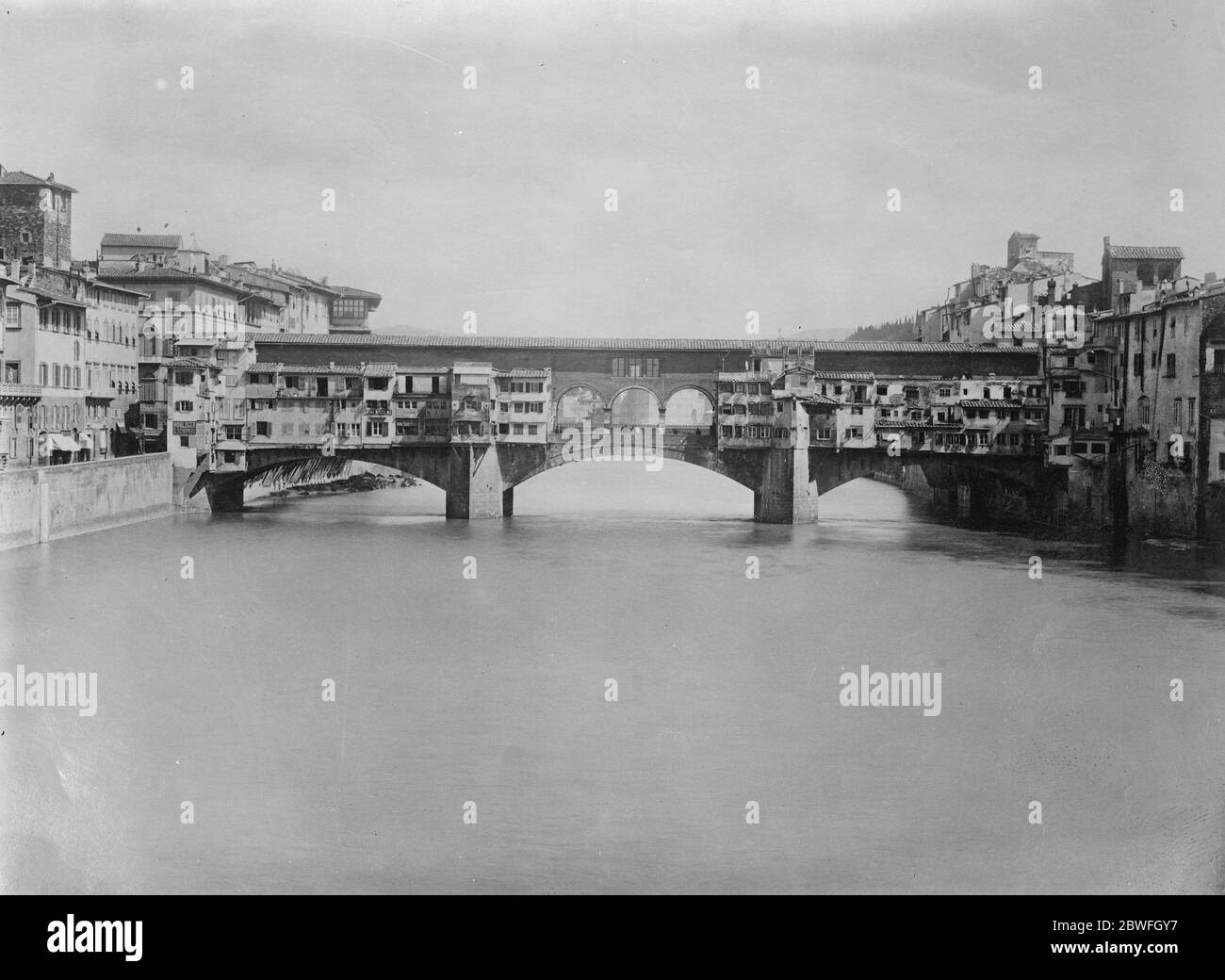 Le pittoresque pont la princesse Mary admirait le pittoresque Ponte Vecchio à Florence en Italie, que la princesse Mary et son mari admiraient grandement lors de leur promenade du 16 mars 1922 Banque D'Images