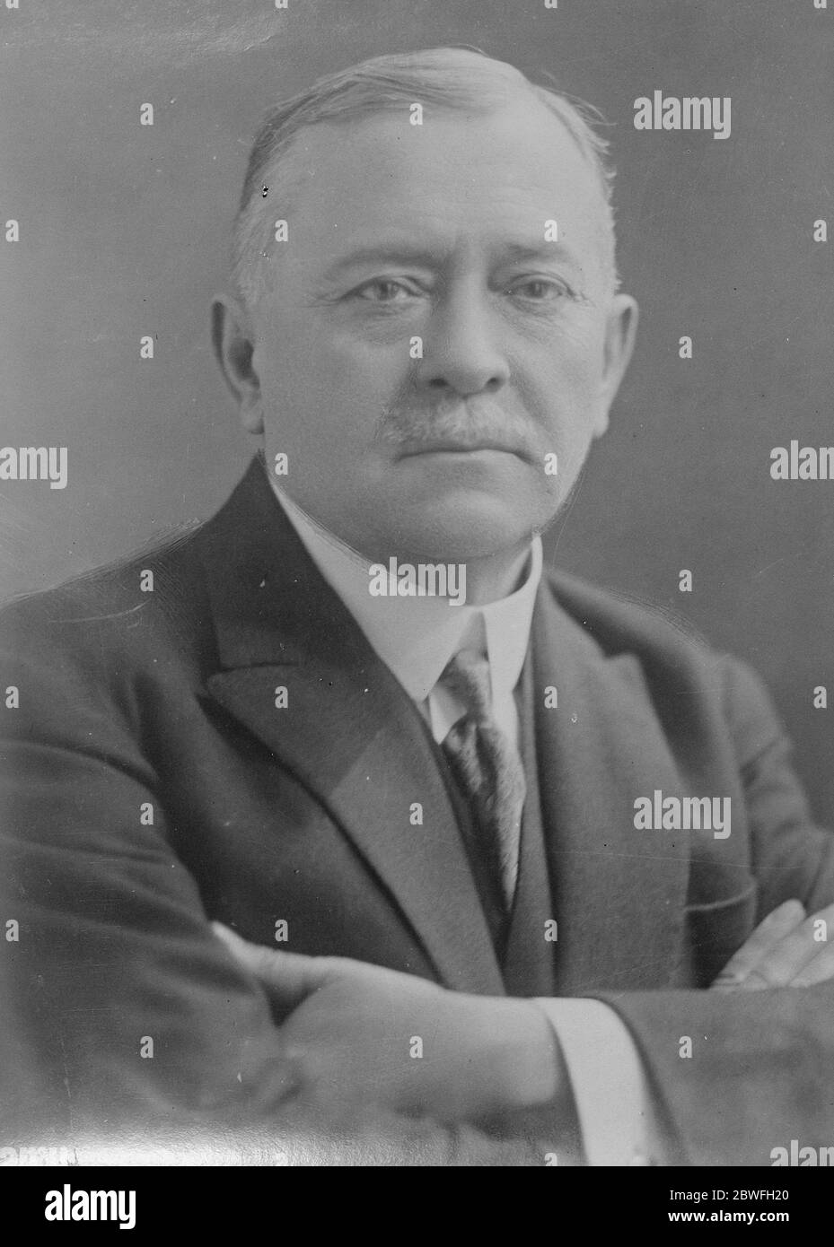 Gouverneur colonial français Ill M Maurice long Gouverneur général français d'Indo Chine , dont le voyage dans cette colonie a été récemment interrompu par la maladie . Il a été opéré avec succès par trois médecins et est maintenant dans la colonne 29 décembre 1922 Banque D'Images