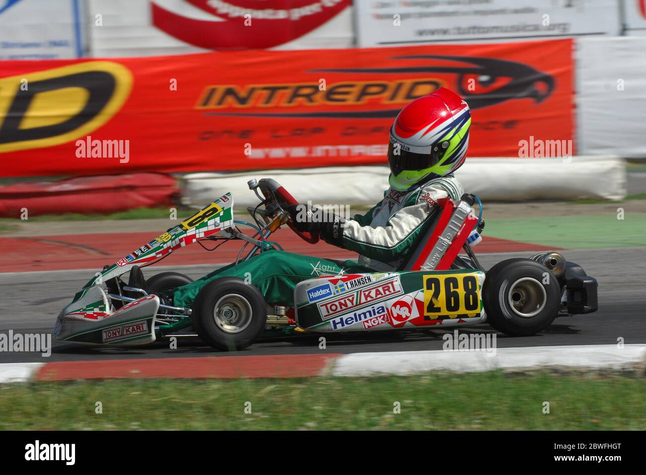 Timmy Hansen vu ici dans sa carrière de karting, Hansen est un pilote de la société suédoise de la société de la société. Il est actuellement champion du monde au Championnat du monde de la FIA, en volant pour Team Peugeot-Hansen. Banque D'Images