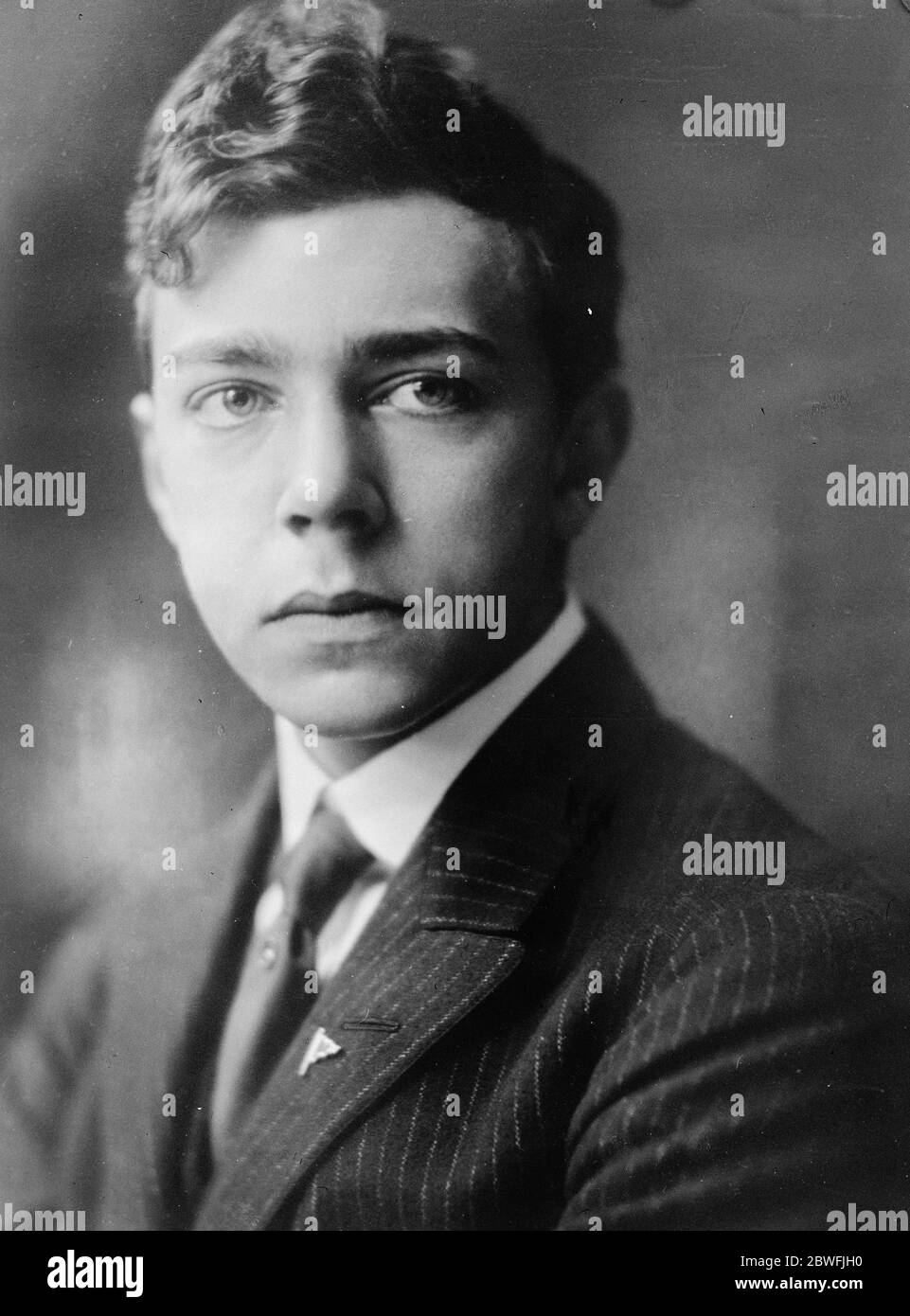 Le fils aîné de la princesse Margarets a confirmé le prince Gustaf Adolf de Suède, fils aîné de la princesse Margaret qui a récemment célébré son anniversaire de 17 en étant confirmé le 7 mai 1923 Banque D'Images