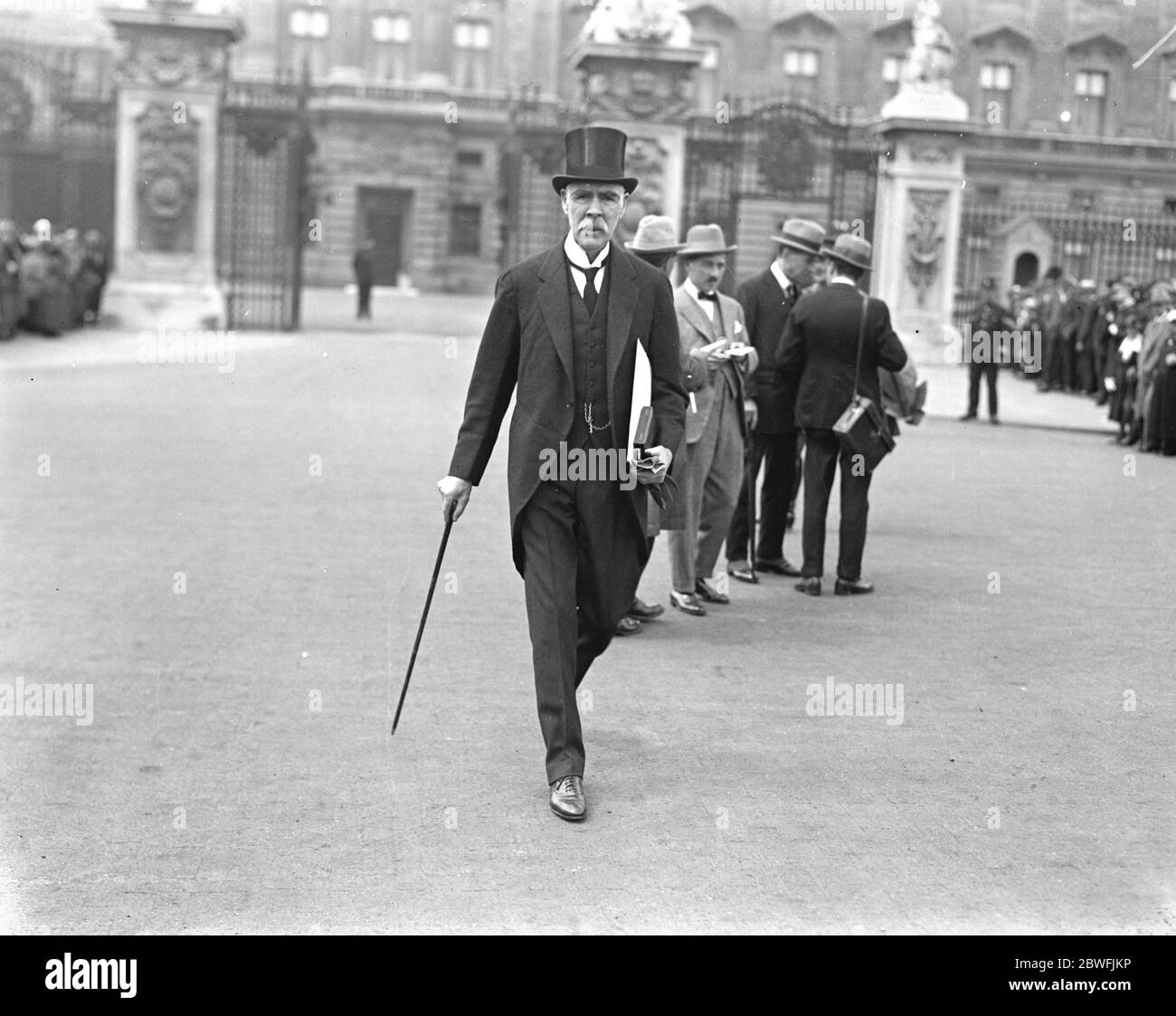 Investiture au Palais de Buckingham . Le Roi a tenu une investiture au Palais de Buckingham . Lieut Col Macdonald , CBE . 10 juillet 1922 Banque D'Images