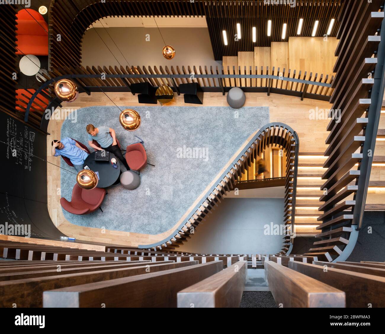 Vue sur l'atrium. BEECROFT Building, Oxford, Royaume-Uni. Architecte: Hawkins Brown Architects LLP, 2018. Banque D'Images