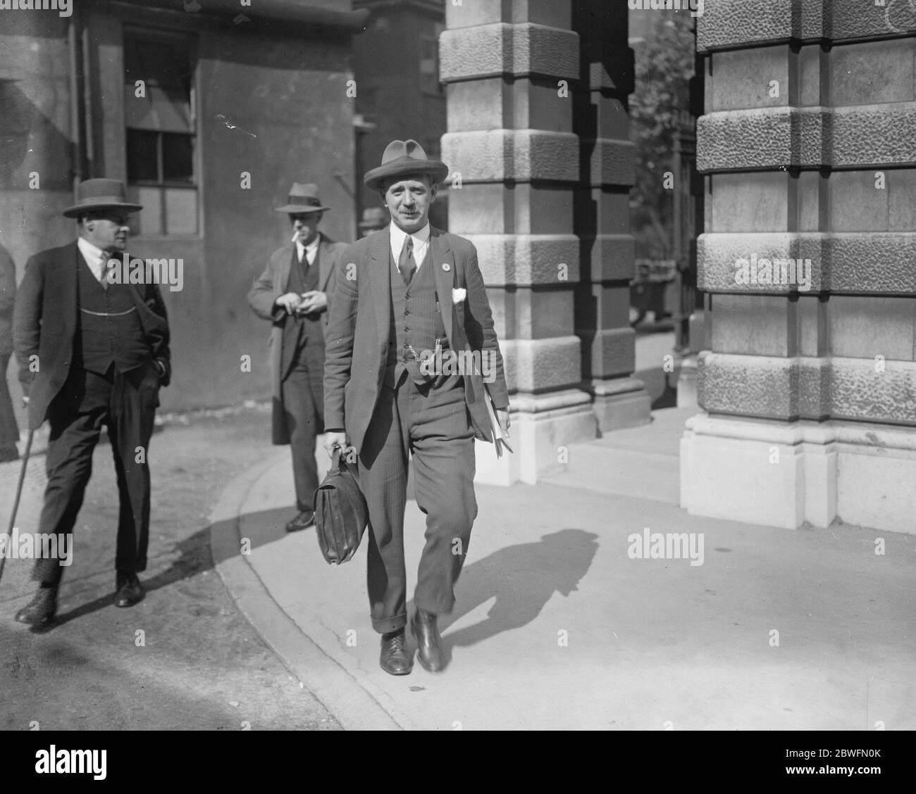 Blocage du charbon . M. A J Cook , le secrétaire des mineurs , arrivant au ministère du travail , lorsque son exécutif a eu un entretien avec le ministre du travail . 19 septembre 1925 Banque D'Images