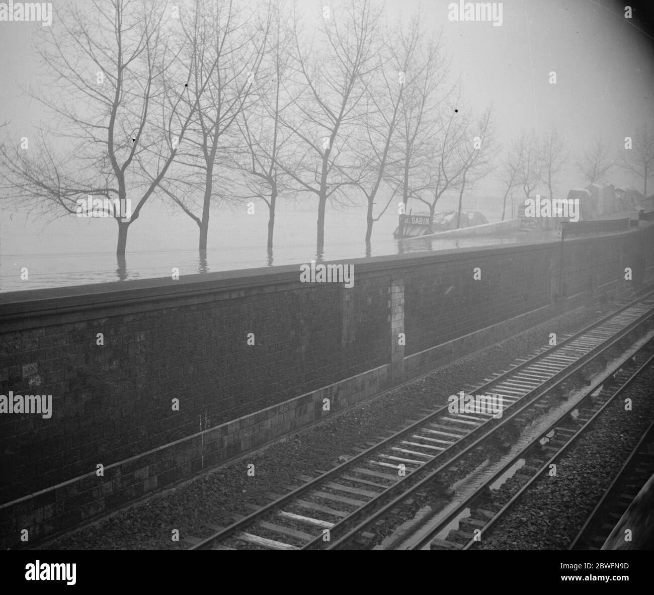 Inondations à Paris . La Seine commence à déborder dans le métro de Paris . 4 janvier 1924 Banque D'Images Inondations à Paris . La Seine commence à déborder dans le métro de Paris . 4 janvier 1924 Banque D'Images