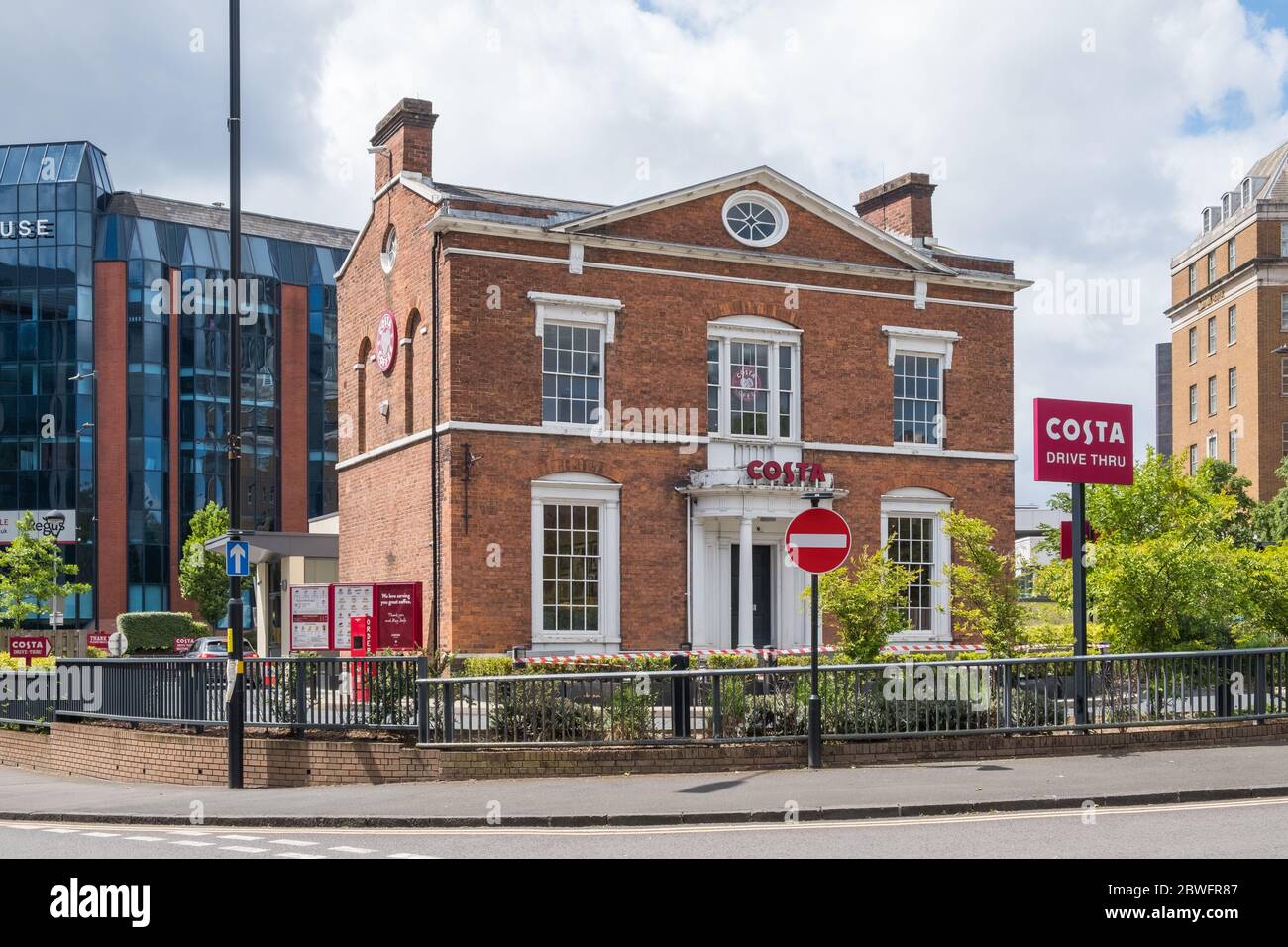 Café Costa drive-in à Five Ways à Edgbaston, Birmingham, Royaume-Uni Banque D'Images