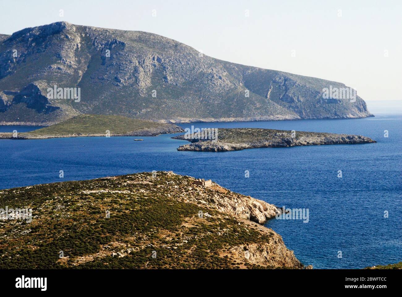 Côte rocheuse, paysage de l'île de Leros, mer Egée, Grèce. Banque D'Images