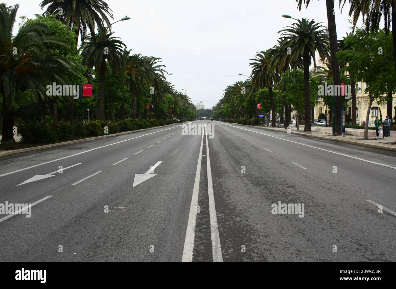 Paseo del Parque sans circulation à cause des processions de Pâques. Málaga, Andalousie, Espagne. Banque D'Images