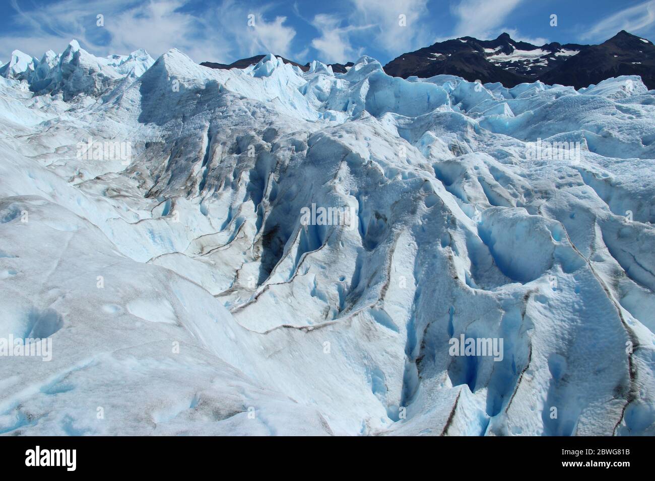 Le glacier Perito Moreno écoute le soleil d'été en Patagonie en Argentine Banque D'Images