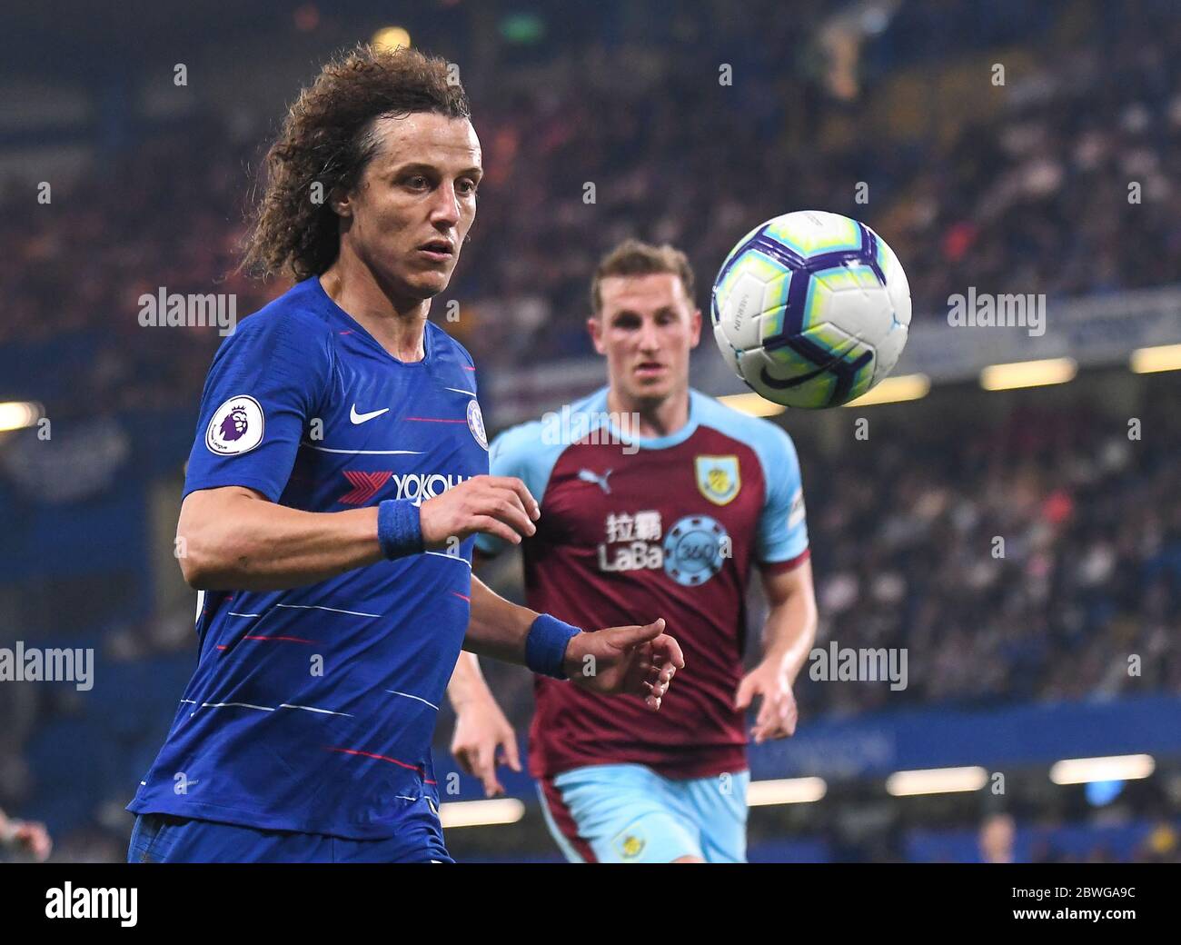 LONDRES, ANGLETERRE - 22 AVRIL 2019 : David Luiz de Chelsea photographié pendant le match de la Premier League 2018/19 entre le Chelsea FC et le Burnley FC à Stamford Bridge. Banque D'Images