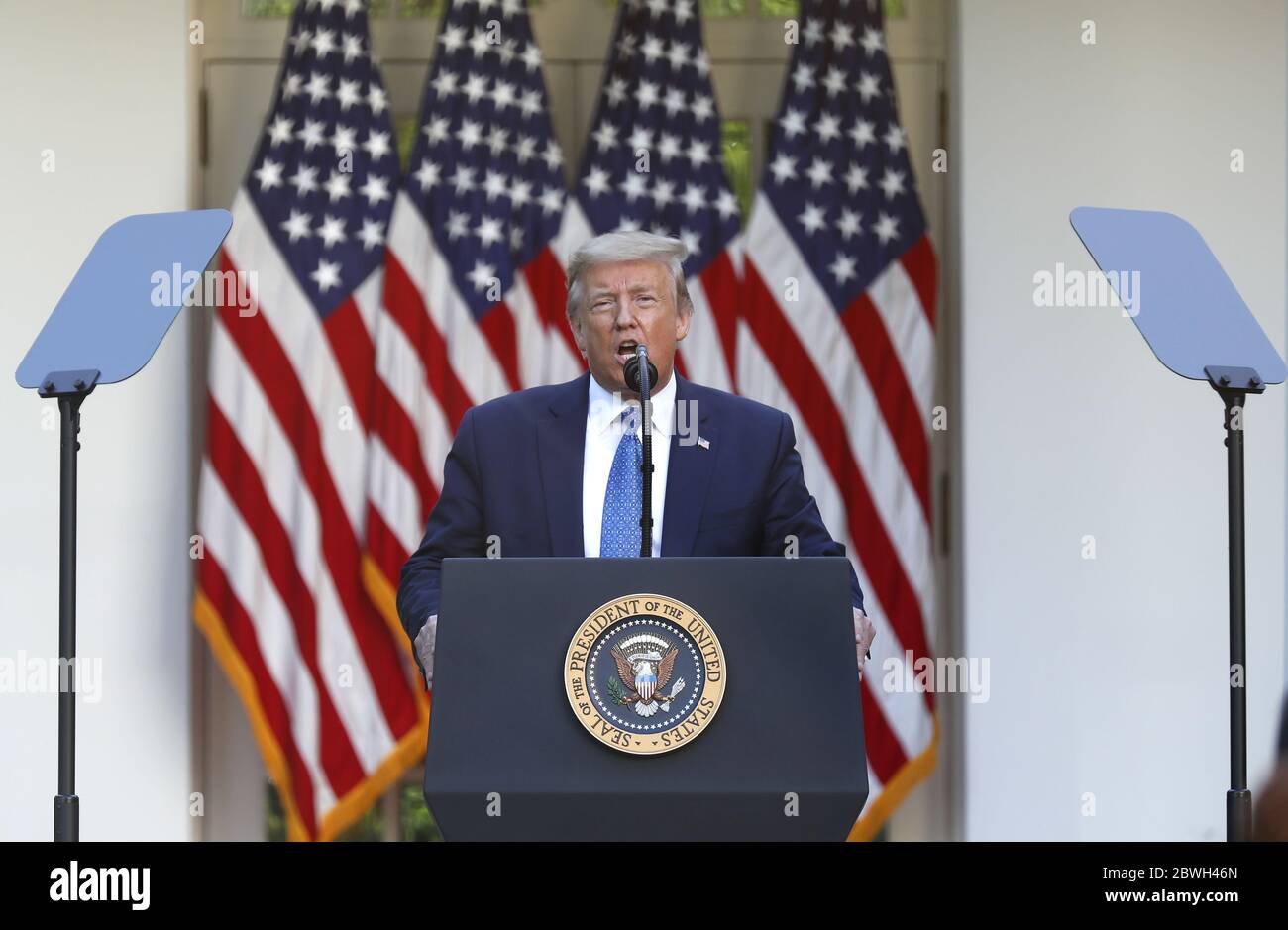 Washington, États-Unis. 1er juin 2020. Le président Donald J. Trump prononce un discours à la Rose Garden à la Maison Blanche à Washington, DC, le lundi 1er juin 2020. Trump a abordé les questions concernant les manifestations à l'échelle nationale à la suite du décès de George Floyd en garde à vue il y a une semaine. Photo de Shawn Thew/UPI crédit: UPI/Alay Live News Banque D'Images