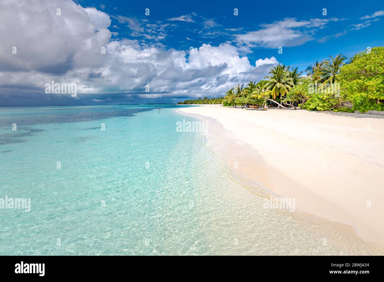 Détente au bord de la mer, paysage étonnant paysage tropical, l'arrière-plan. Maison de vacances voyage vacances d'été. Destination Voyage de luxe concept. Plage nature Banque D'Images