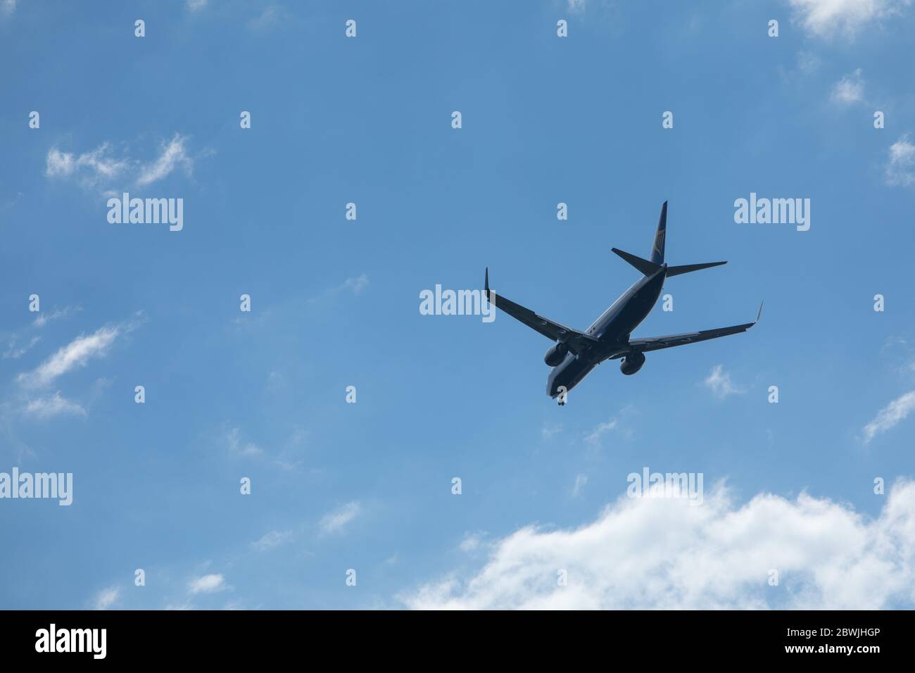 Pula, Croatie - 19 mai 2019 : gros avions dans le ciel couvert Banque D'Images