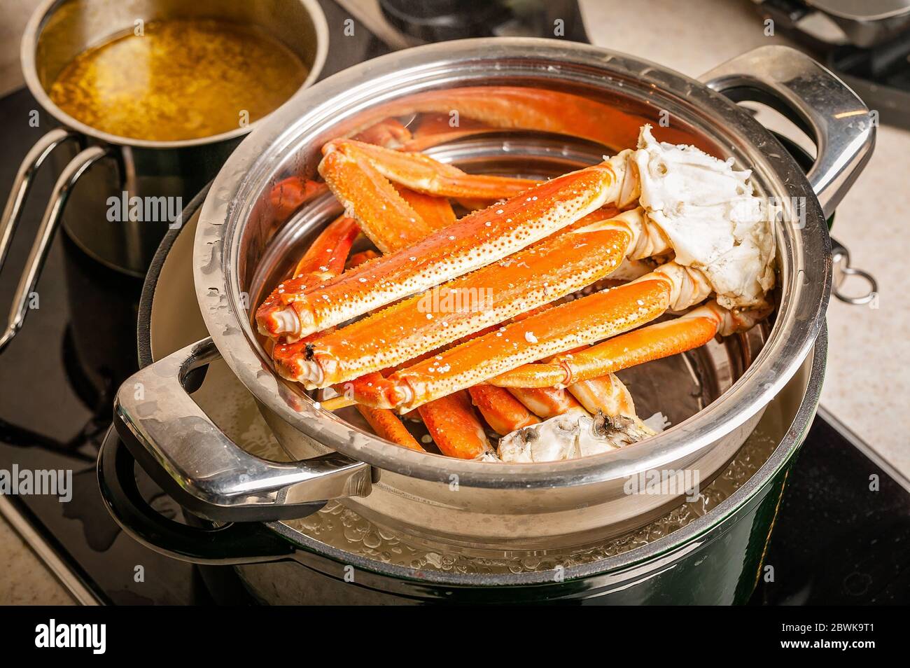 Griffes de crabe. Fruits de mer frais et sains dans la cuisine. Banque D'Images
