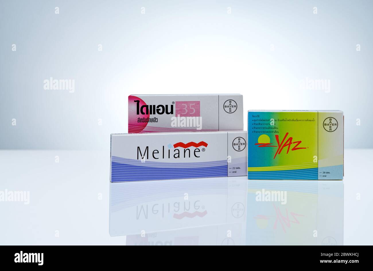 CHONBURI, THAÏLANDE-24 MAI 2020 : Diane, Meliane et yaz isolés sur fond blanc. Pilules contraceptives. Pilules contraceptives dans un emballage. Bayer Banque D'Images
