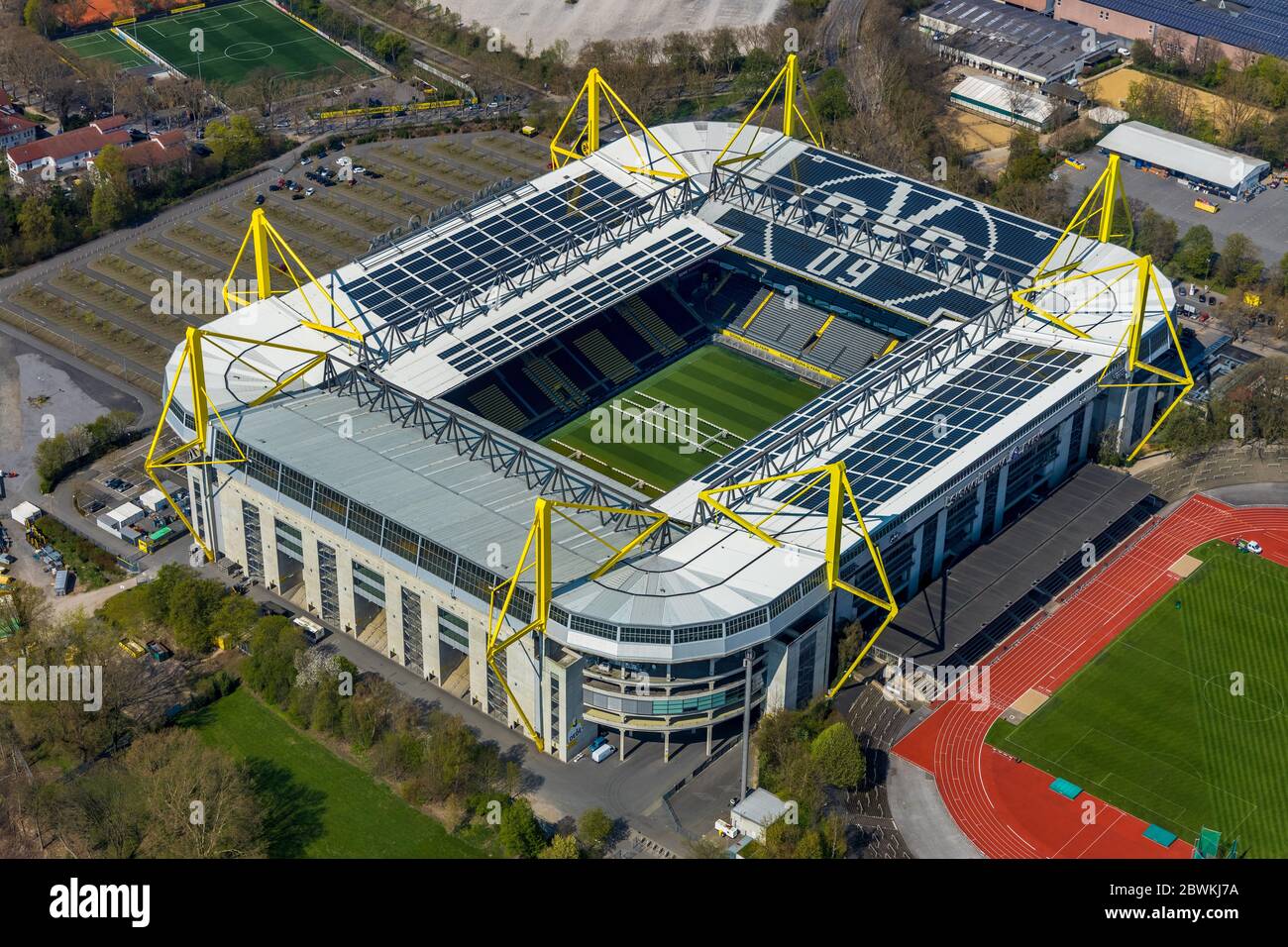 stade signal Iduna Park Dortmund et stade Rote Erde à Dortmund, 10.04.2019, vue aérienne, Allemagne, Rhénanie-du-Nord-Westphalie, région de la Ruhr, Dortmund Banque D'Images