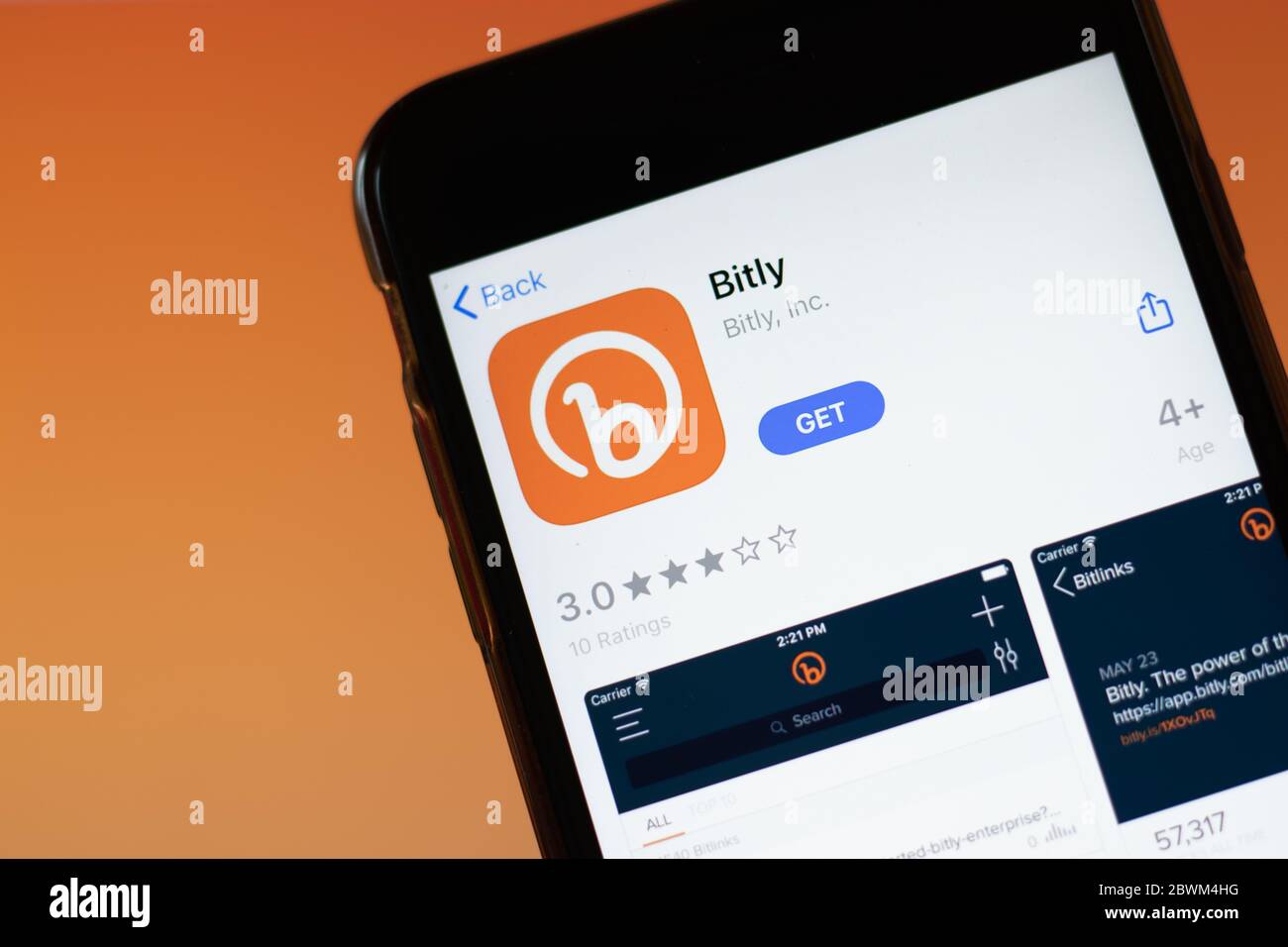 Moscou, Russie - 1er juin 2020 : gros plan du logo mobile de l'application Bitly sur l'écran, Editorial. Banque D'Images