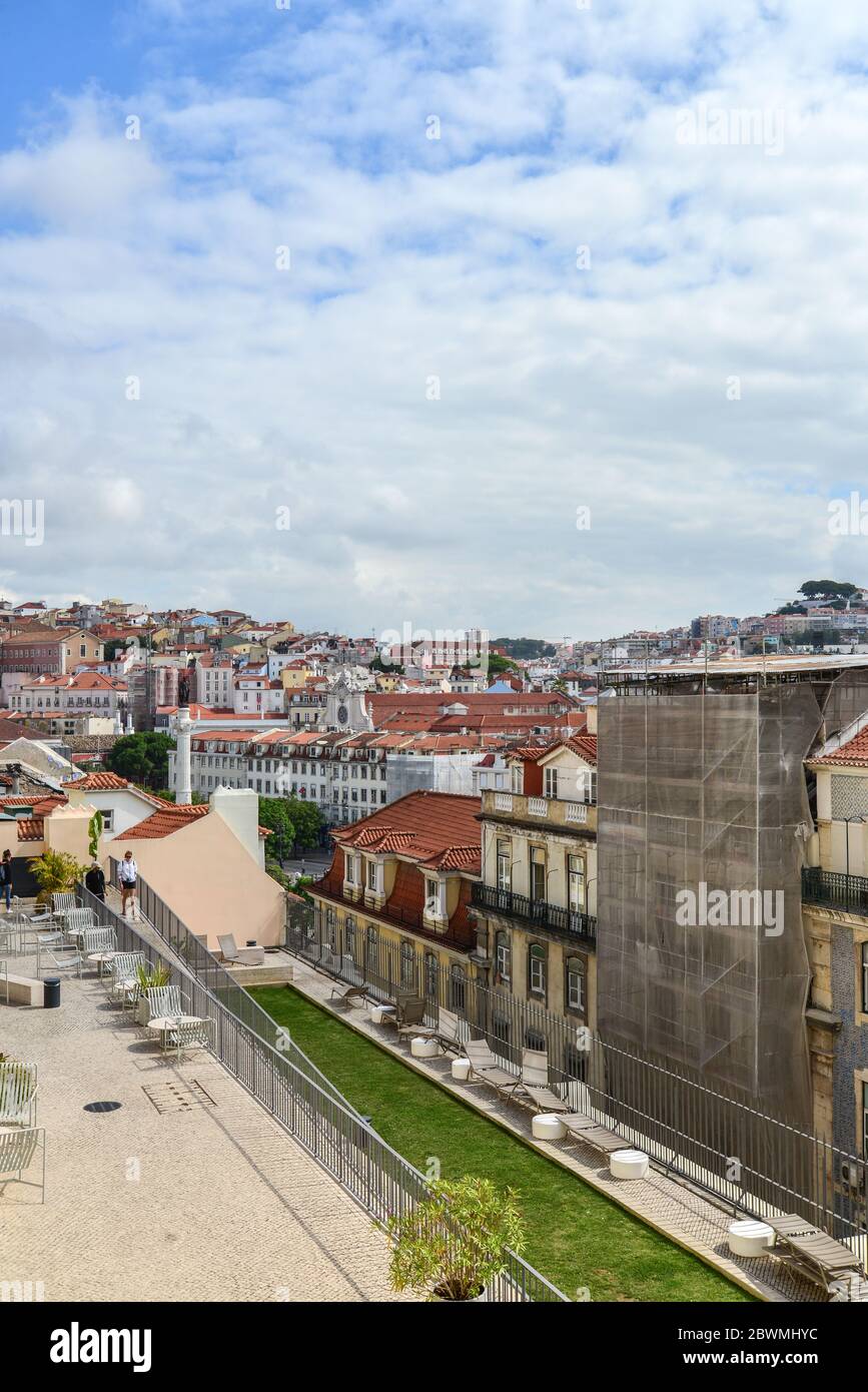 LISBONNE, PORTUGAL - 3 JUILLET 2019: Vue de l'Elevador de Santa Justa à la vieille partie de Lisbonne Banque D'Images