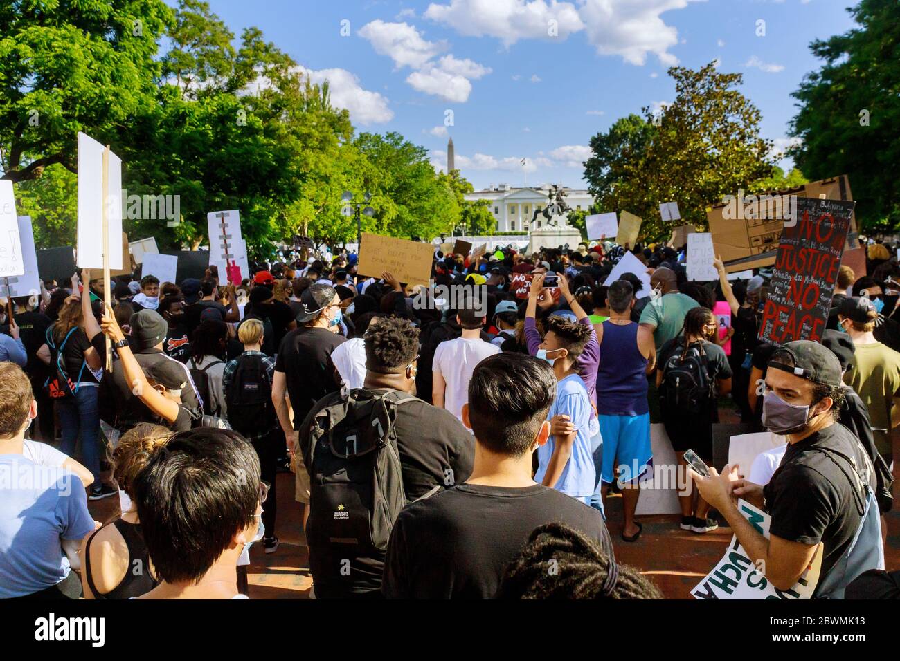 WASHINGTON D.C., États-Unis - 31 MAI 2020 : manifestation après la mort de George Floyd, Black Lives Matter group debout contre le président de la Maison Blanche Donald Trump Banque D'Images