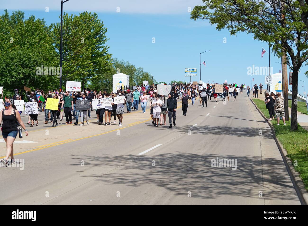 La coalition Black Lives Matter et la coalition du midwest afro-américain se sont ralliées et ont protesté contre la mort de george floyd. Banque D'Images