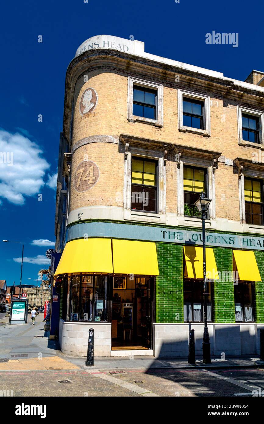 Le Queens Head, anciennement pub lié aux victimes Jack l'Éventreur, aujourd'hui les bureaux de Chris Dyson Architects, a restauré son style du XIXe siècle, Londres, Royaume-Uni Banque D'Images