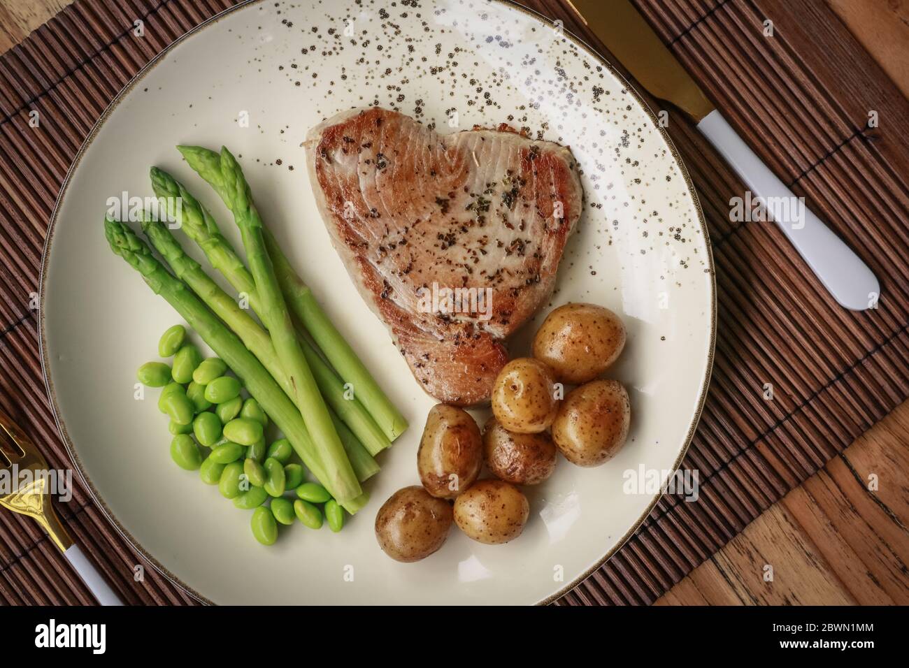 Thon avec des pommes de terre Banque de photographies et d’images à