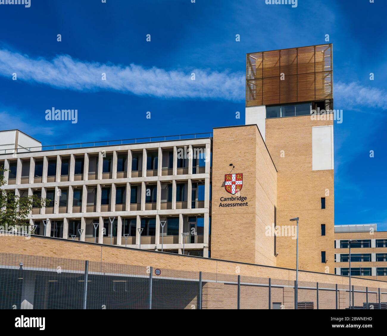 L'évaluation des bureaux de Cambridge Triangle Tour - nouveau siège social international à Cambridge, a ouvert en 2018 l'architecte Eric Parry / Bouygues Banque D'Images