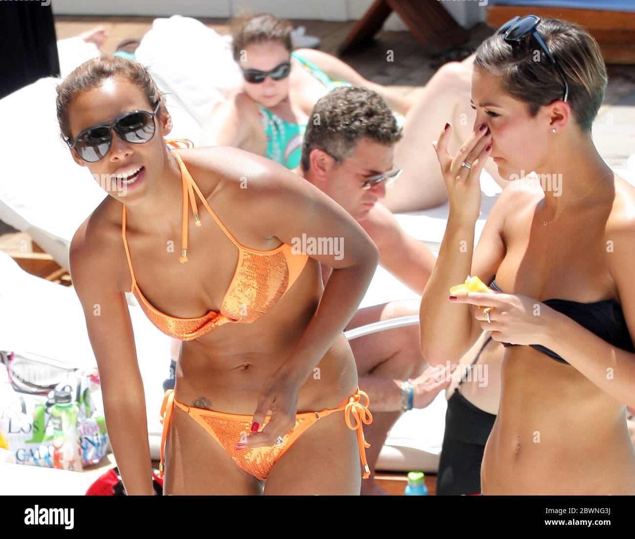 Rochelle Wiseman en bikini orange, West Hollywood, Californie, Amérique,  août 2012 Photo Stock - Alamy