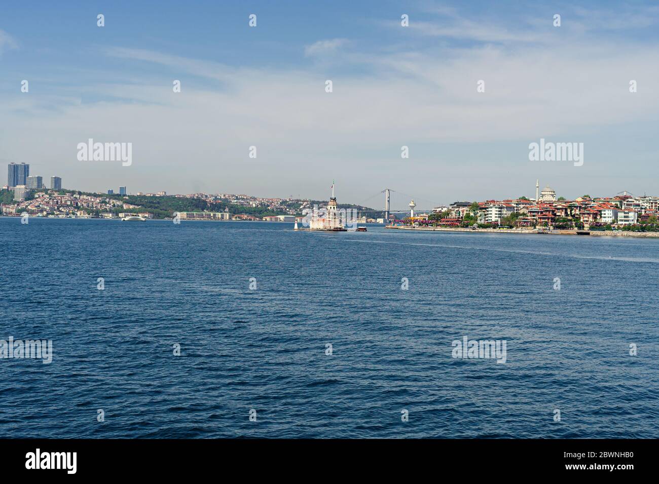 Tour Maidens et pont du Bosphore panoramique de la ville d'Istanbul reliant l'europe et l'asie Banque D'Images