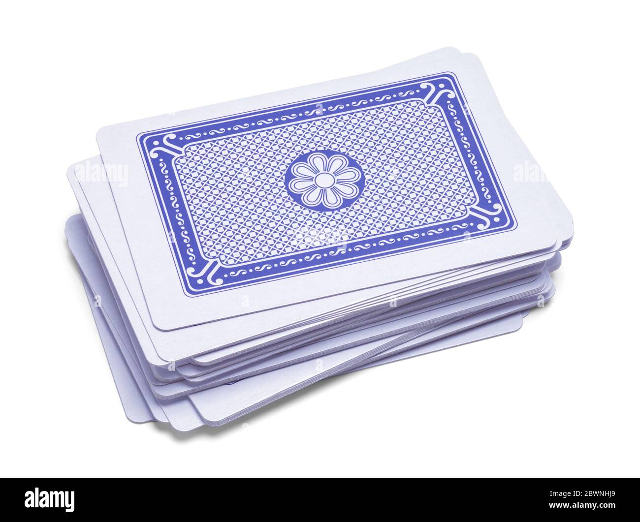 Pile de cartes de Palying isolées sur blanc. Banque D'Images