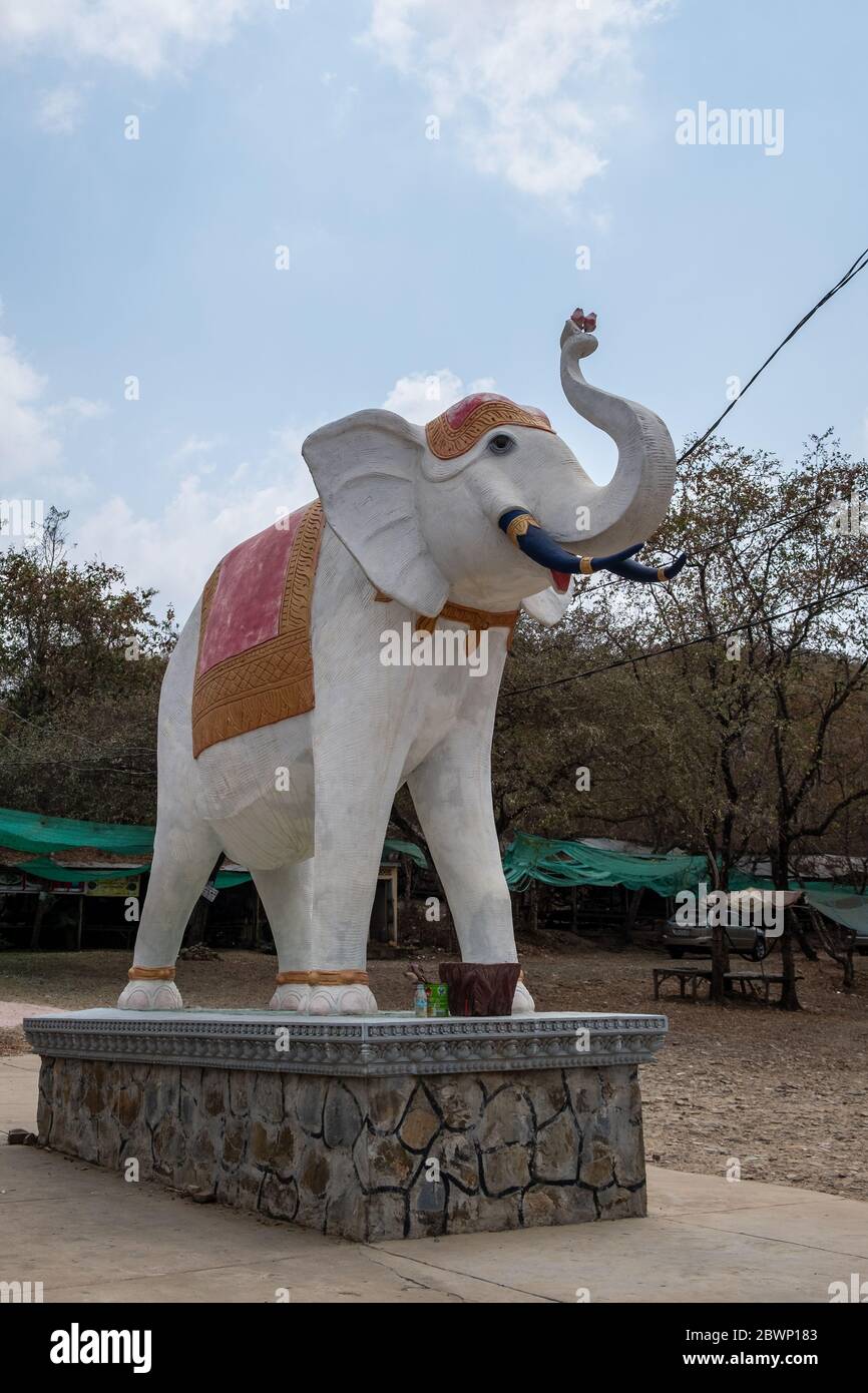 Statue d'éléphant au temple de montagne de Phnom Chisor, Rovieng, Cambodge Banque D'Images