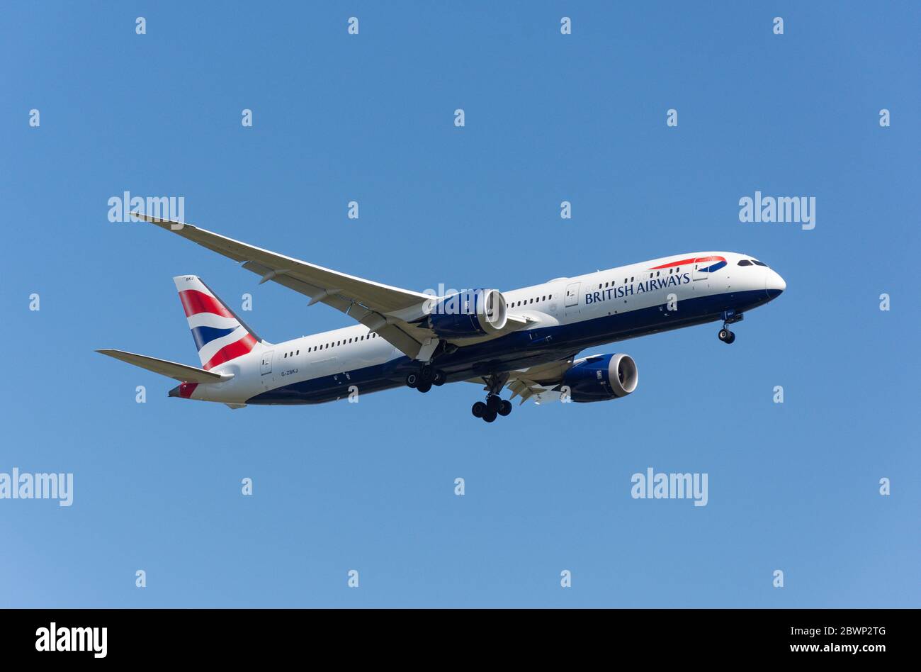 British Airways Boeing 787-9 Dreamliner débarque à l'aéroport de Heathrow, dans le quartier de Hillingdon, dans le Grand Londres, en Angleterre, au Royaume-Uni Banque D'Images