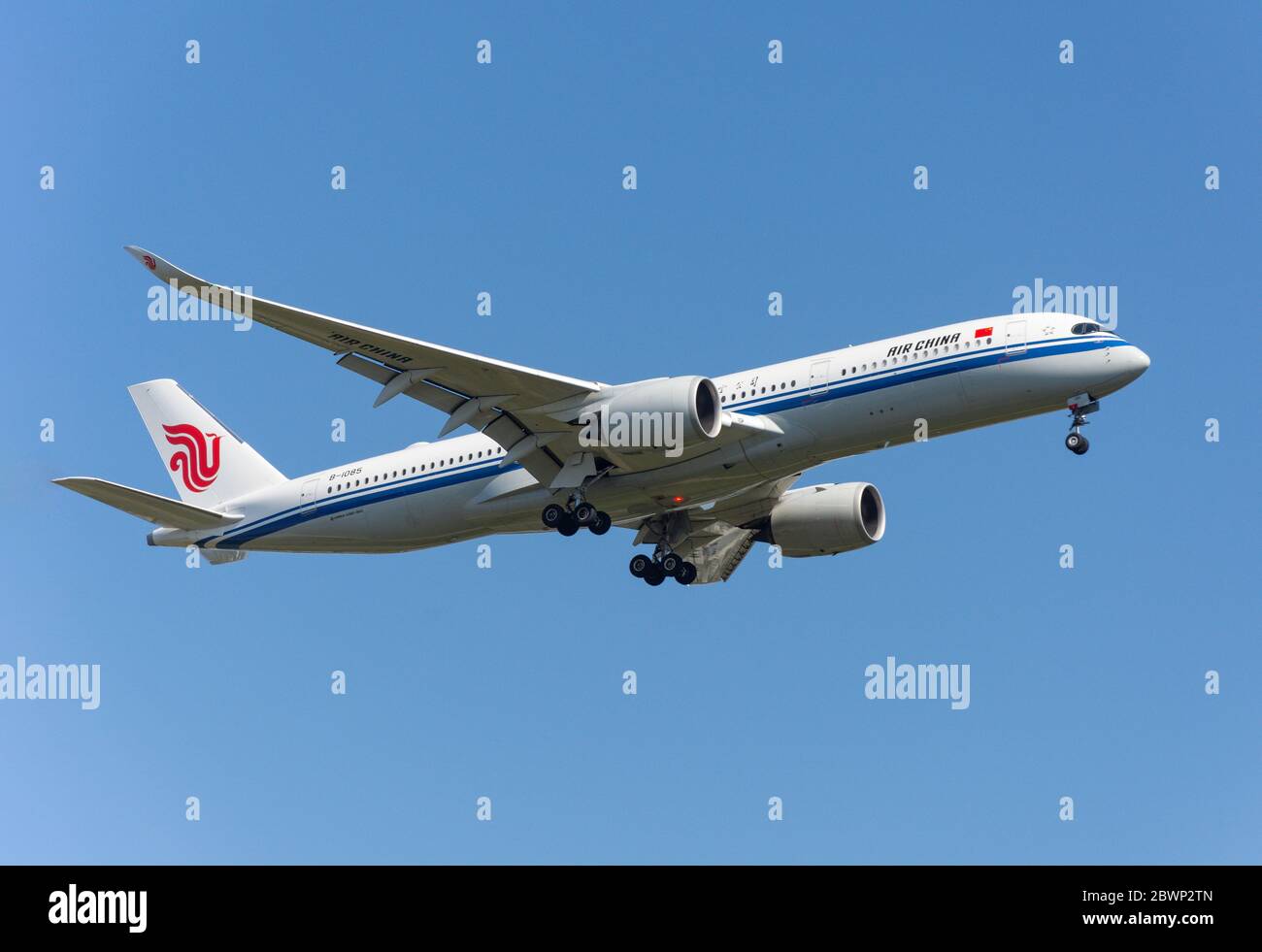 Air China Boeing A350-941 atterrissage à l'aéroport de Londres Heathrow, London Borough of Hillingdon, Greater London, Angleterre, Royaume-Uni Banque D'Images