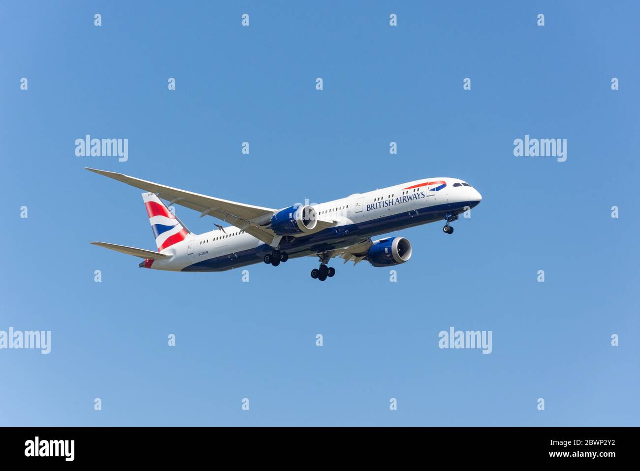 British Airways 787-9 Dreamliner atterrissage à l'aéroport de Londres Heathrow, London Borough of Hillingdon, Greater London, Angleterre, Royaume-Uni Banque D'Images