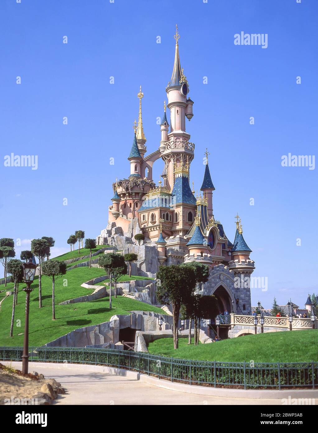 Château de Belle au Bois dormant, Parc Disneyland, Disneyland Paris, Marne-la-Vallée, Île-de-France, France Banque D'Images