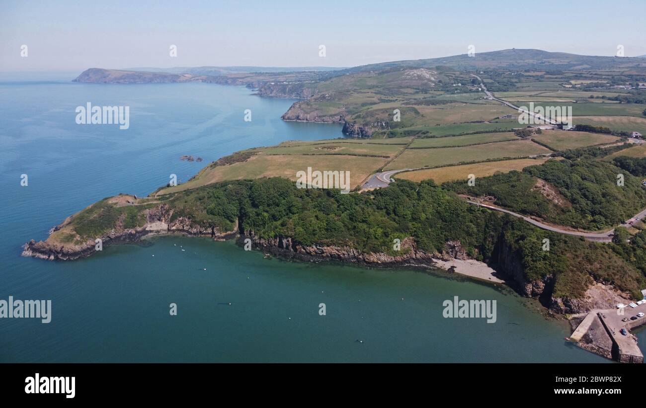 Vue aérienne du fort Fishguard près de la ville inférieure Fishguard, Pembrokeshire Wales UK Banque D'Images