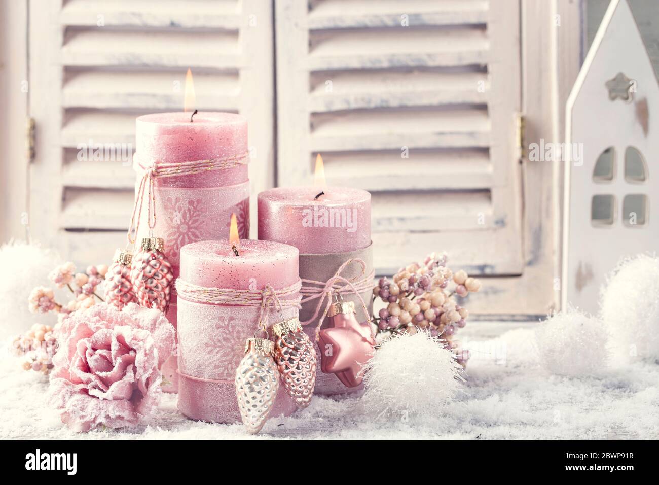 Bougies de noël roses pour noël Banque D'Images